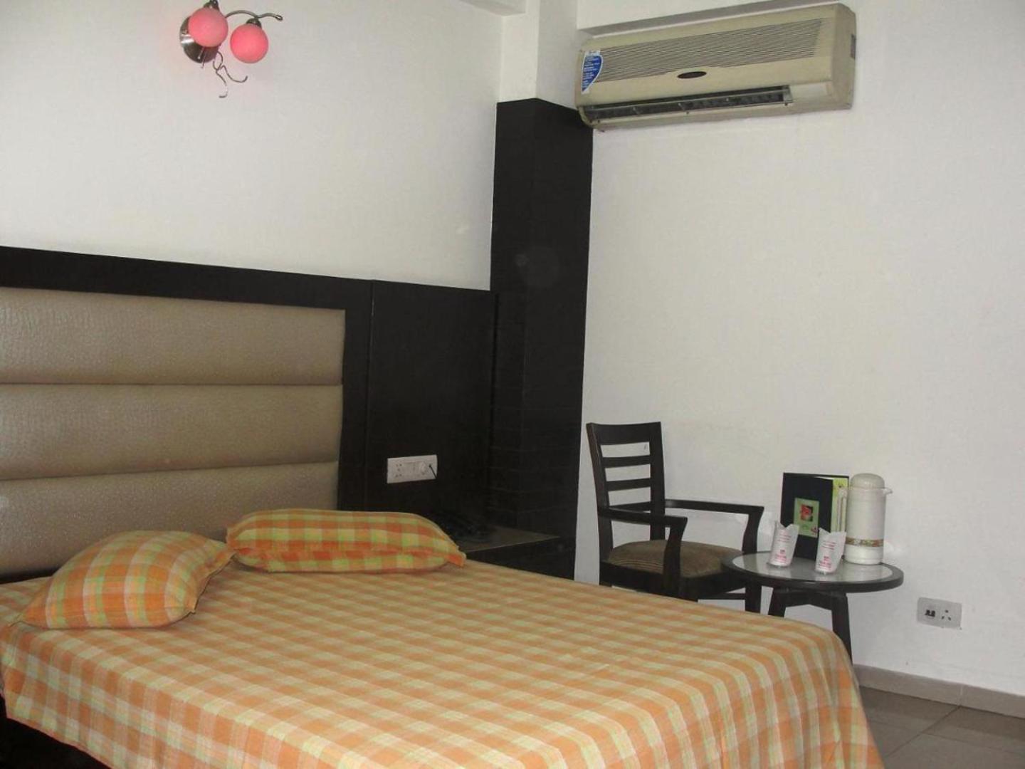 Hotel Chanchal Continental - 02 Mins From New Delhi Railway Station Extérieur photo