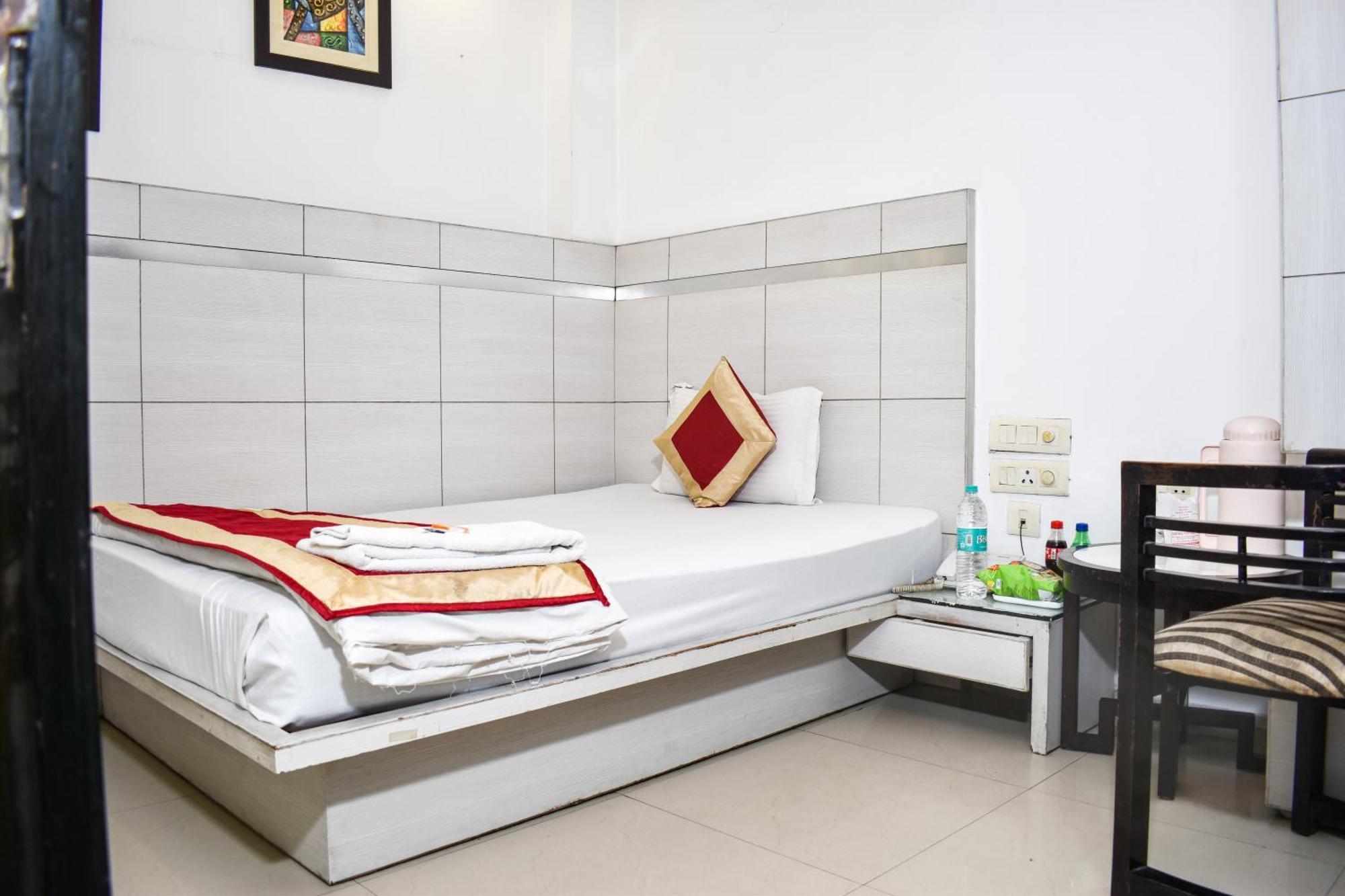 Hotel Chanchal Continental - 02 Mins From New Delhi Railway Station Extérieur photo