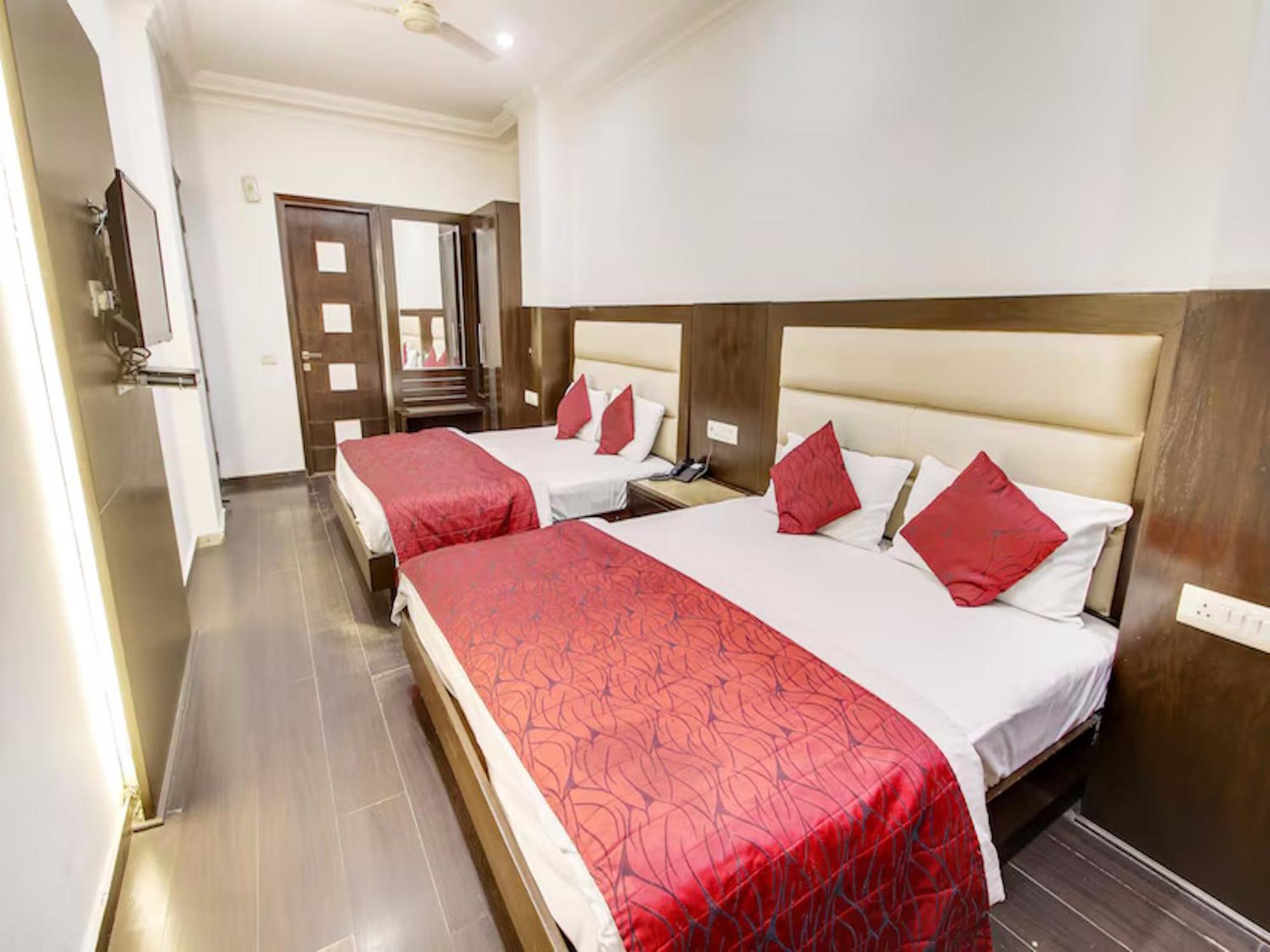 Hotel Chanchal Continental - 02 Mins From New Delhi Railway Station Extérieur photo